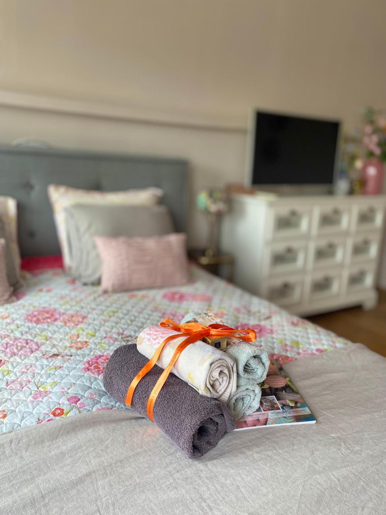 Bubbles & Bed Bed & Breakfast Bilthoven Bagian luar foto