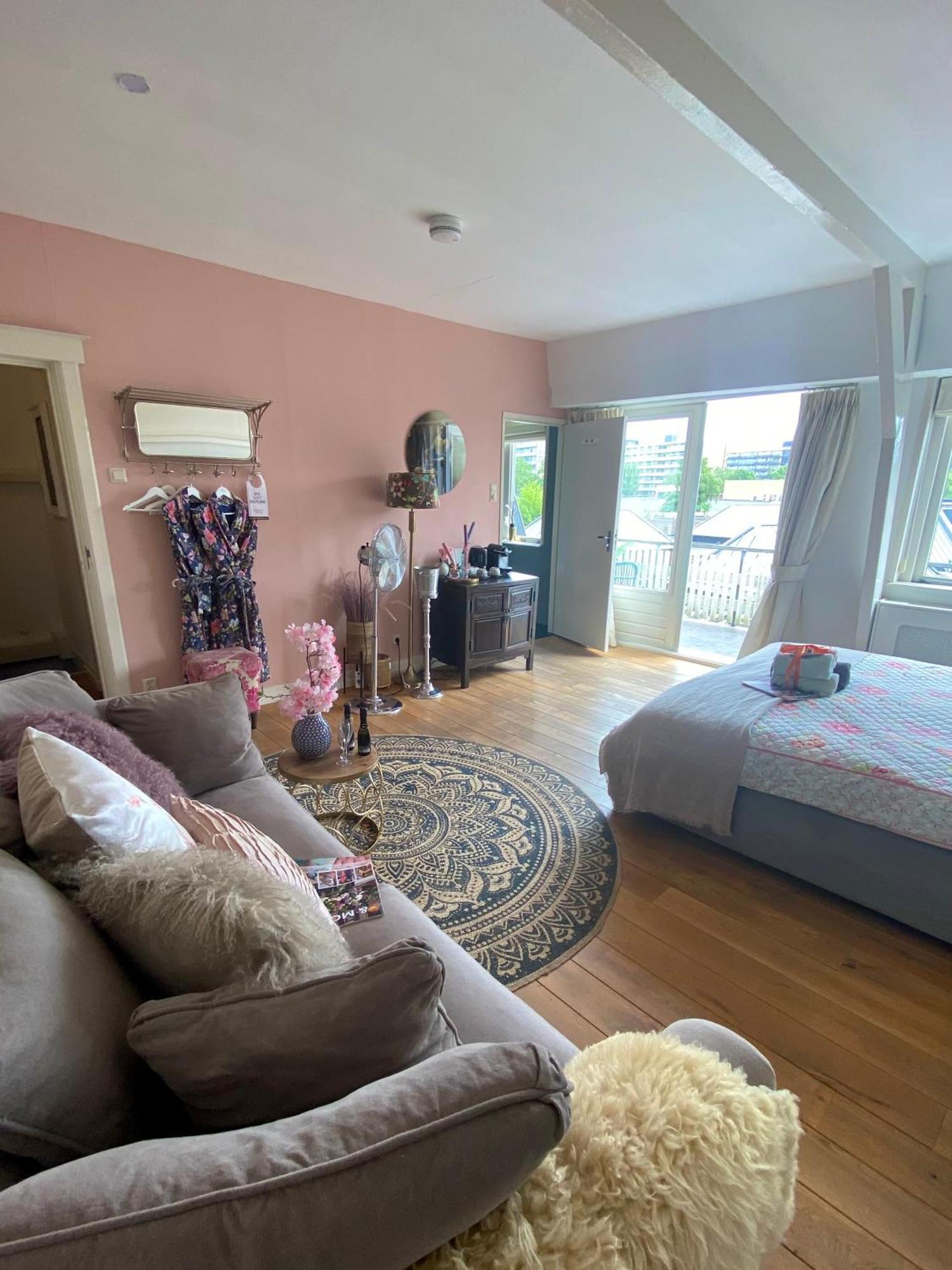 Bubbles & Bed Bed & Breakfast Bilthoven Bagian luar foto